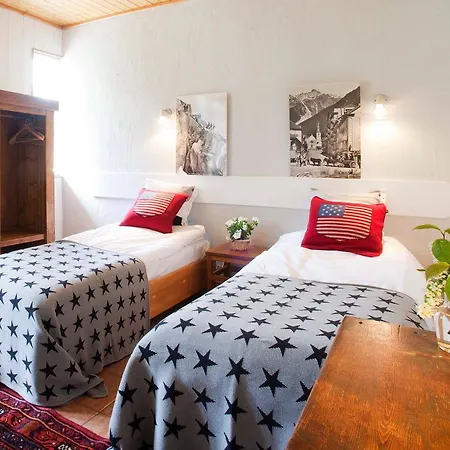 La Chaumiere Mountain Hotell 2*