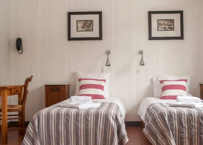 Hotell La Chaumiere Mountain 2*