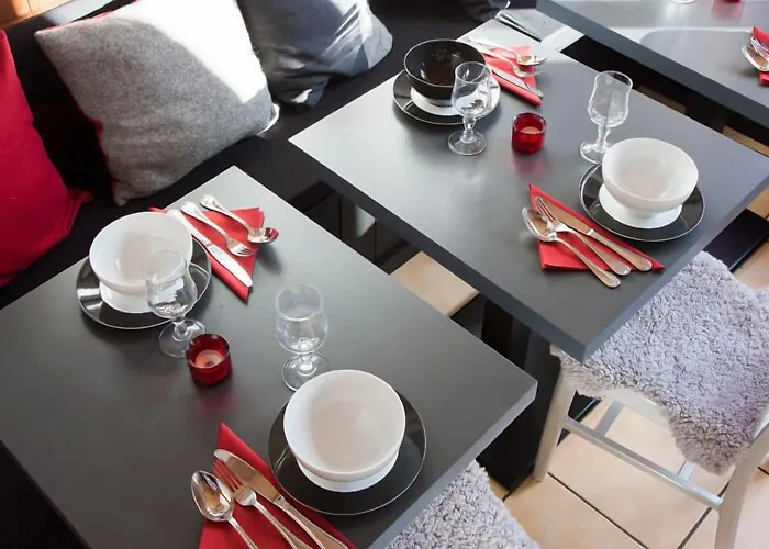 La Chaumiere Mountain Hotell 2*