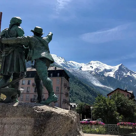 La Chaumiere Mountain Hotel 2*